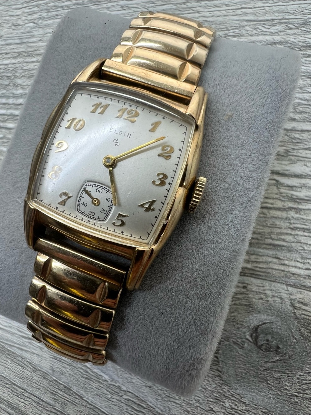 Elgin Men's Gold-Tone Vintage Dress Watch - Runs